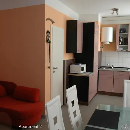 Monteur - Budget Apartment *
